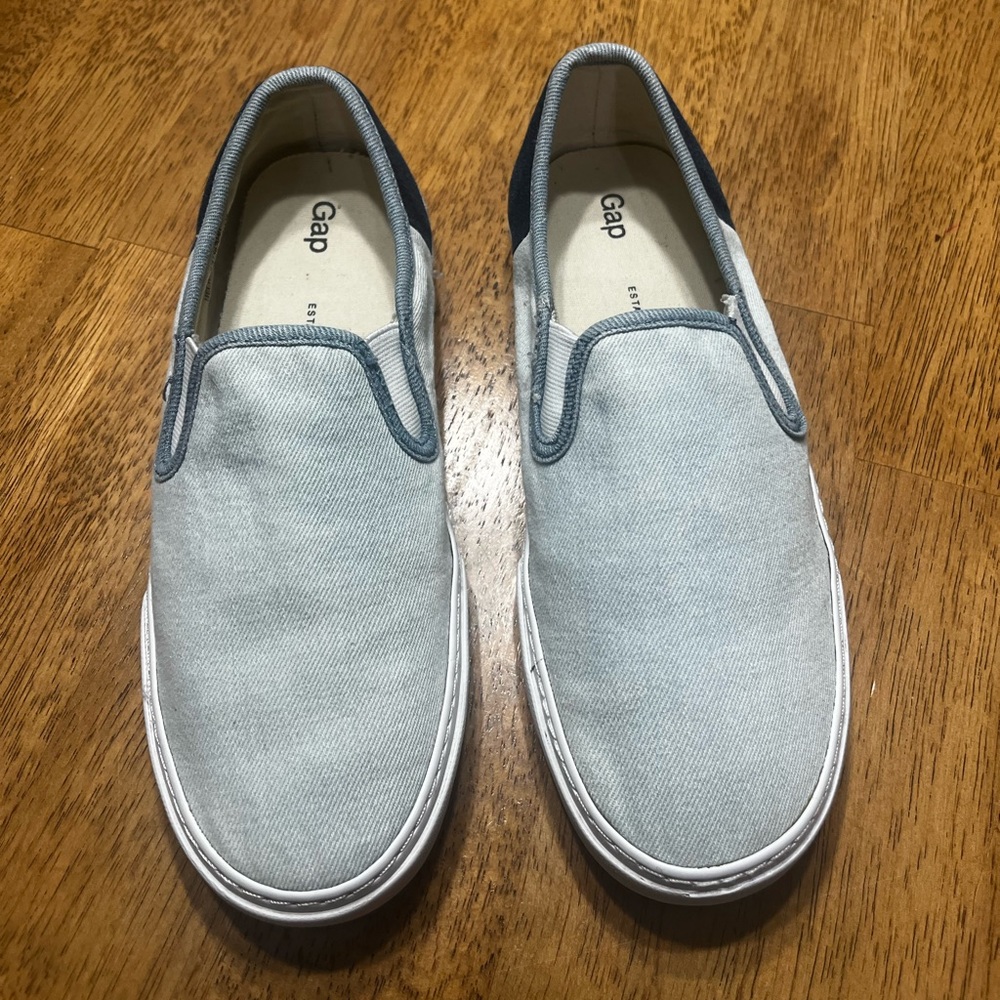 Gap Slip on Denim Sneaker Shoe size 8.5